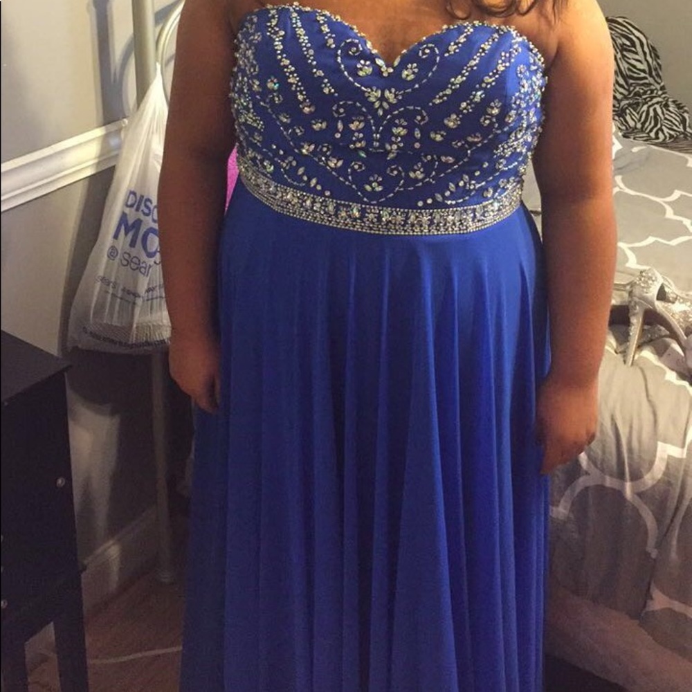 Plus Sized Prom Dress - Picture 1 of 3
